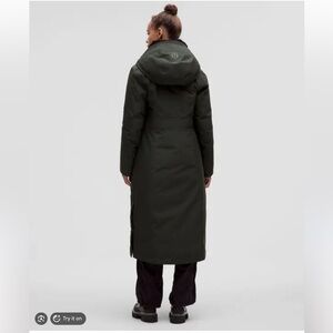 Lululemon snow Warrior parka (Long) in Blackened Pine